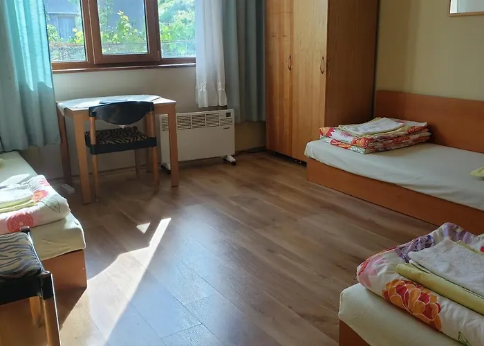 Mihaela Retreat Guest house Gnyazdovo