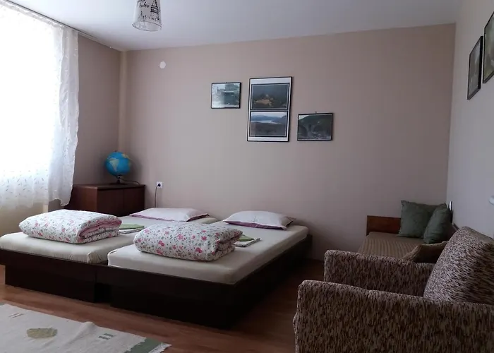 Mihaela Retreat Gnyazdovo