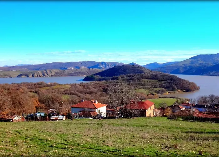 Mihaela Retreat Guest house Gnyazdovo